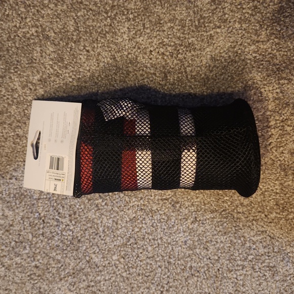 Everlast Core hand wraps 120 inches - Picture 2 of 4